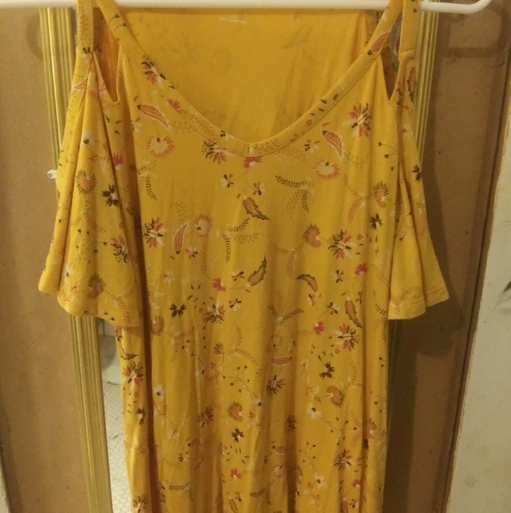 Ana cold shoulder top